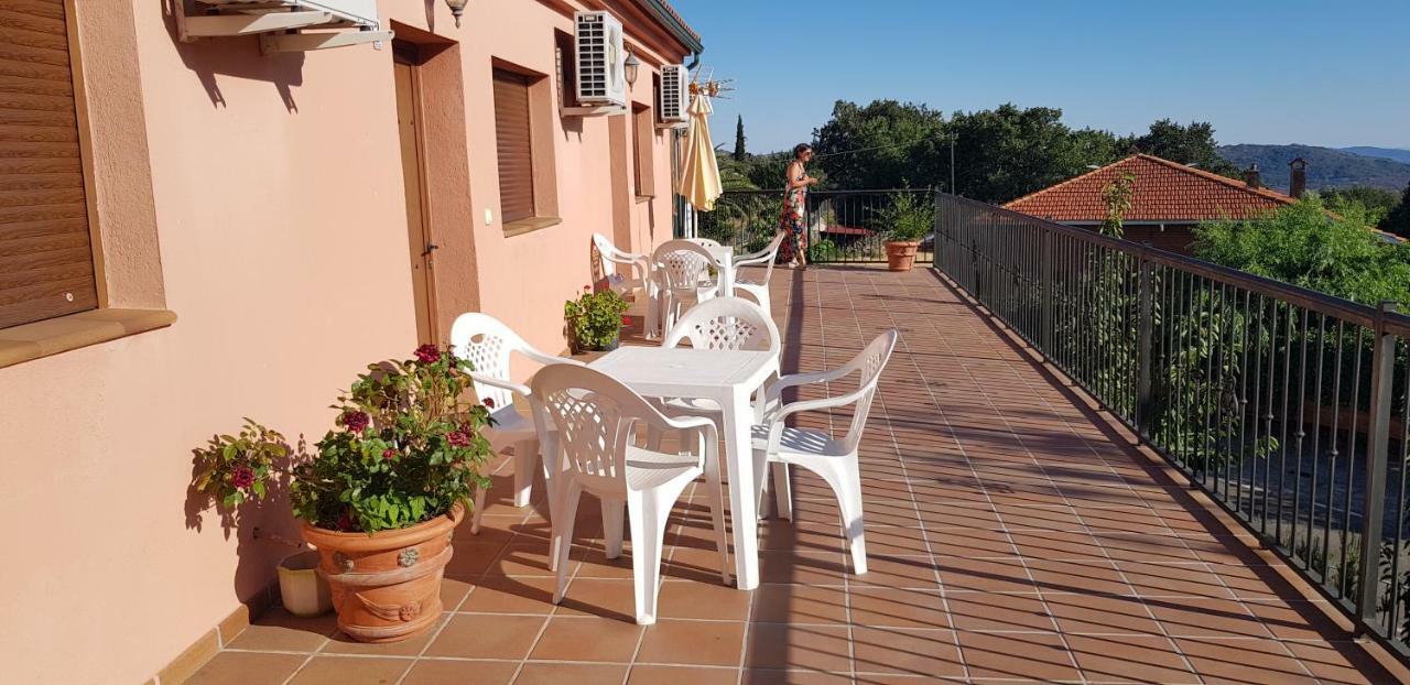 Apartamentossierradegata La Noguera Villamiel Екстериор снимка